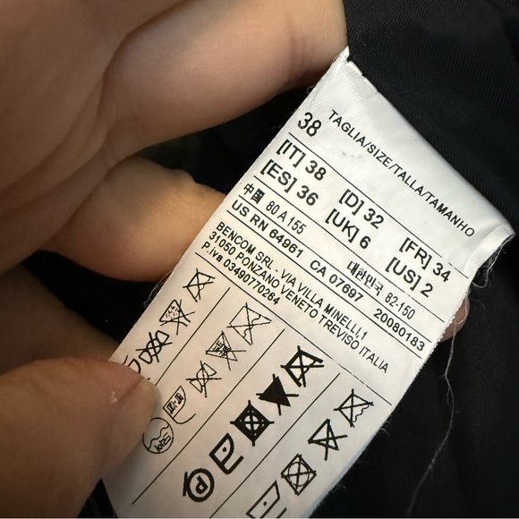 Elegant White Blazer with Black Lapel and Leopard-Print Lining - Picture 9 of 9